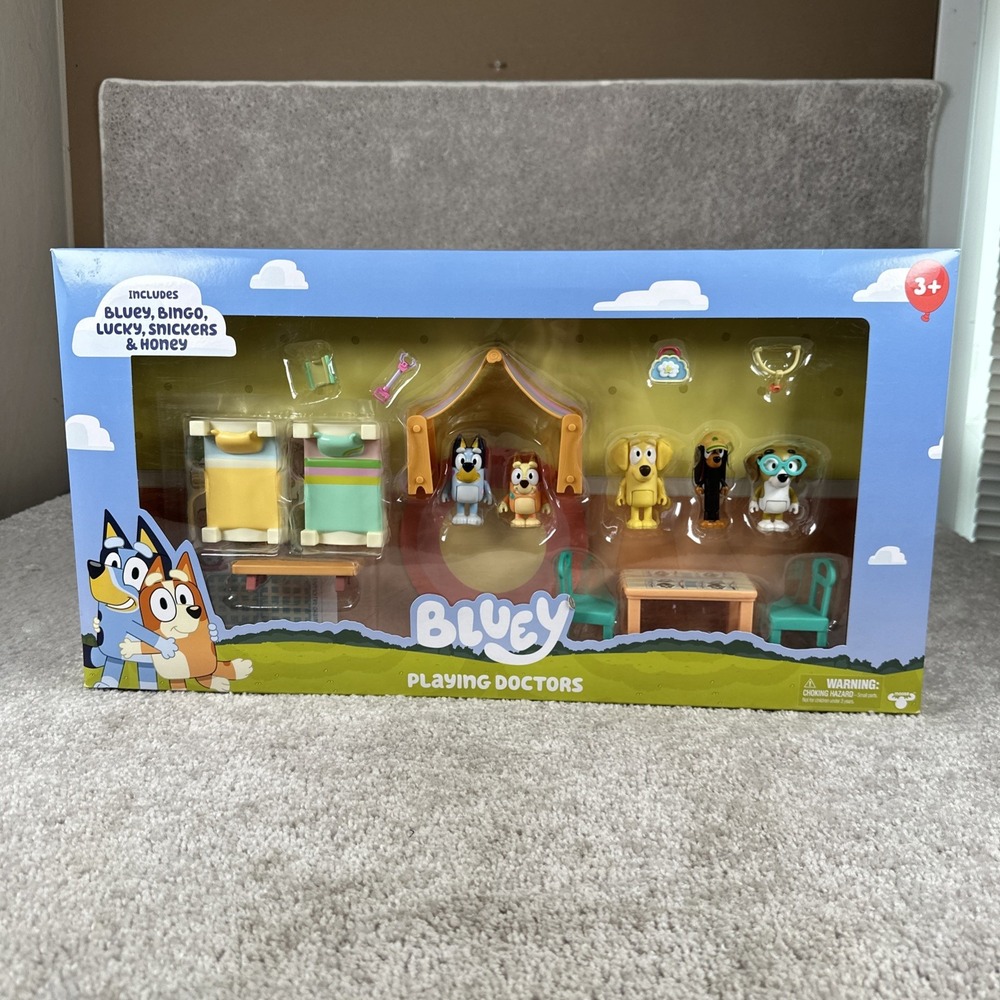 Bluey Playing Doctors Value Box Playset 5 Figures 11 Accessories & More